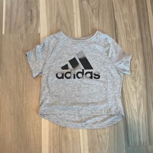 Women’s adidas XS cropped T-shirt